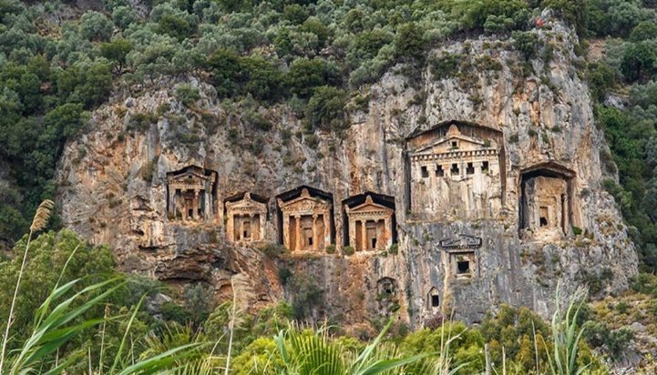 Ankara-Hattuşa-Amasya (380 km)