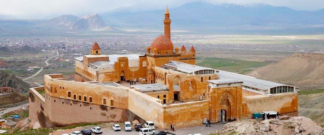Van-Dogubejazit-Kars (350 km)
